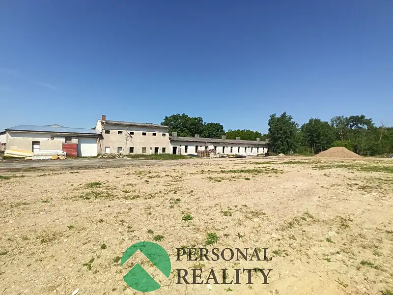 Prodej skladového prostoru 2000 m², Krakovany – náhled fotky 1