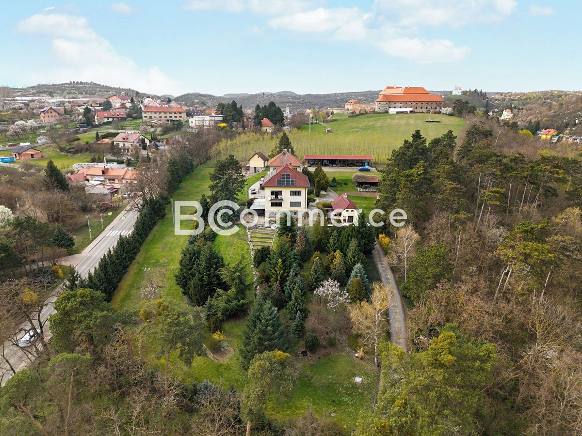 Prodej vily 270 m², pozemek 4446 m² – fotografie 5