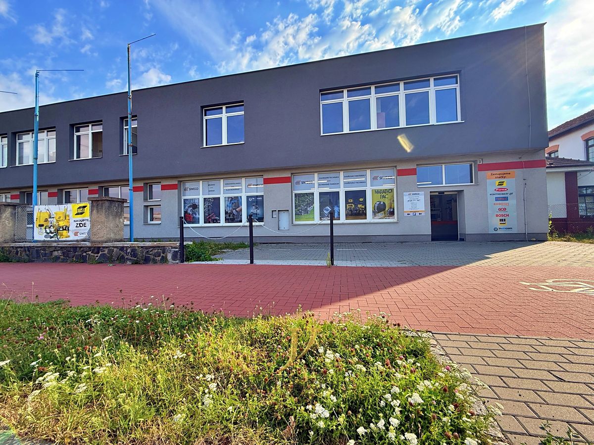 Pronájem obchodního prostoru 274 m²