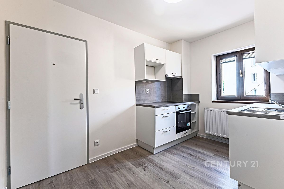 Pronájem bytu 1+1 31 m² – fotografie 2