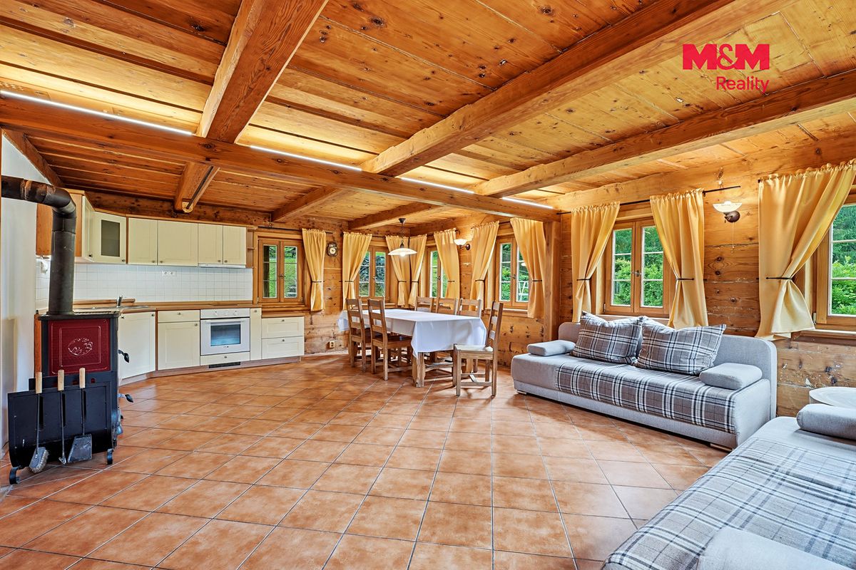 Prodej rodinného domu 236 m², pozemek 1739 m² – fotografie 4
