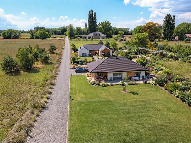 Prodej stavebního pozemku 1023 m², Tlumačov – náhled fotky 1