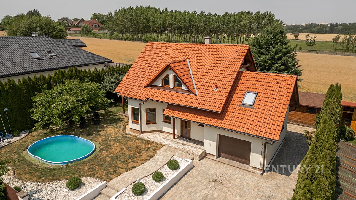 Prodej rodinného domu 157 m², pozemek 649 m² – fotografie 2
