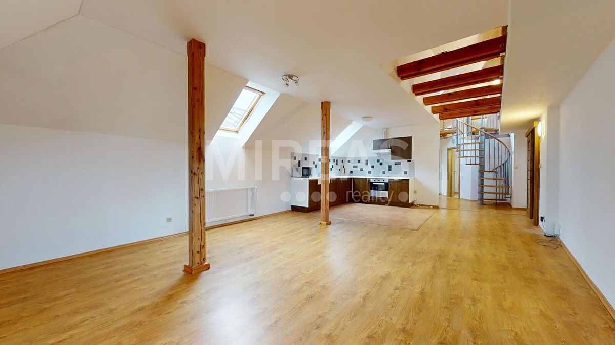 Pronájem bytu 3+kk 185 m² – fotografie 2