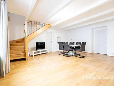 Pronájem bytu 4+kk 140 m²