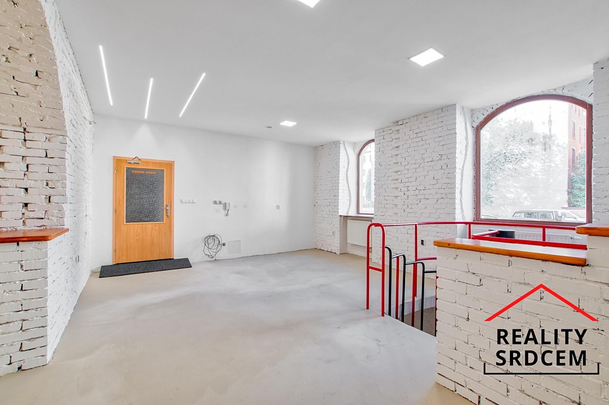 Pronájem kanceláře 167 m² – fotografie 2