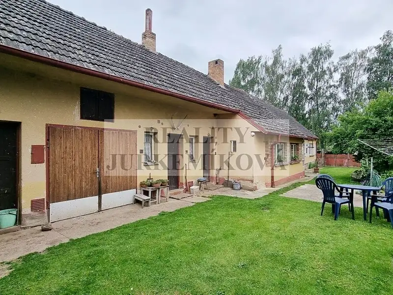 Prodej rodinného domu 567 m², pozemek 1333 m², Nákří – náhled fotky 1