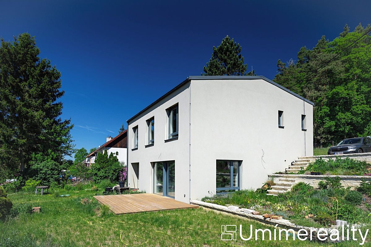 Prodej rodinného domu 161 m², pozemek 1704 m² – fotografie 2