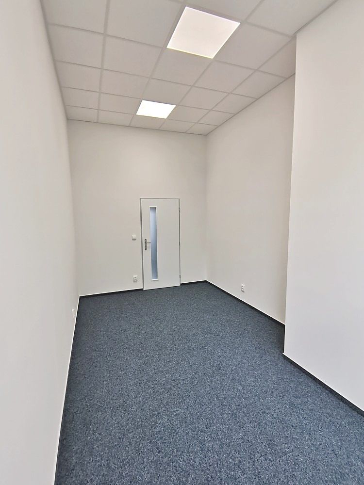Pronájem kanceláře 16 m² – fotografie 2