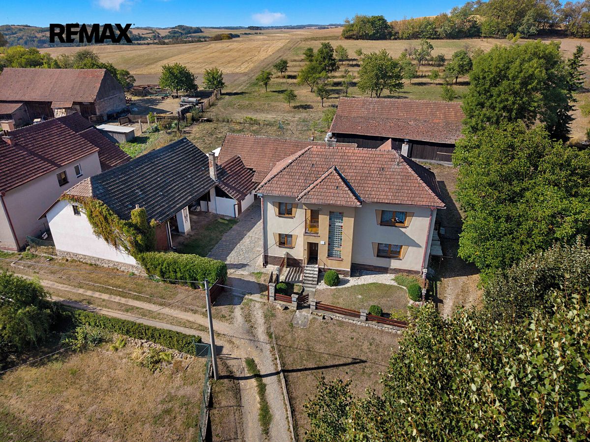 Prodej vícegeneračního domu 260 m², pozemek 4842 m²