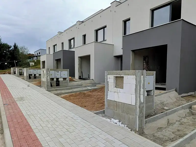 Prodej rodinného domu 153 m², pozemek 219 m², Beroun – náhled fotky 3