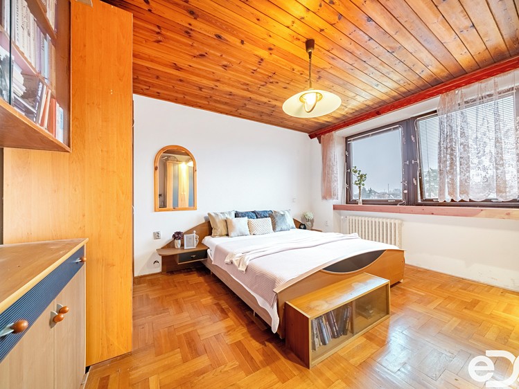 Prodej domu, 210 m² (12 z 28)