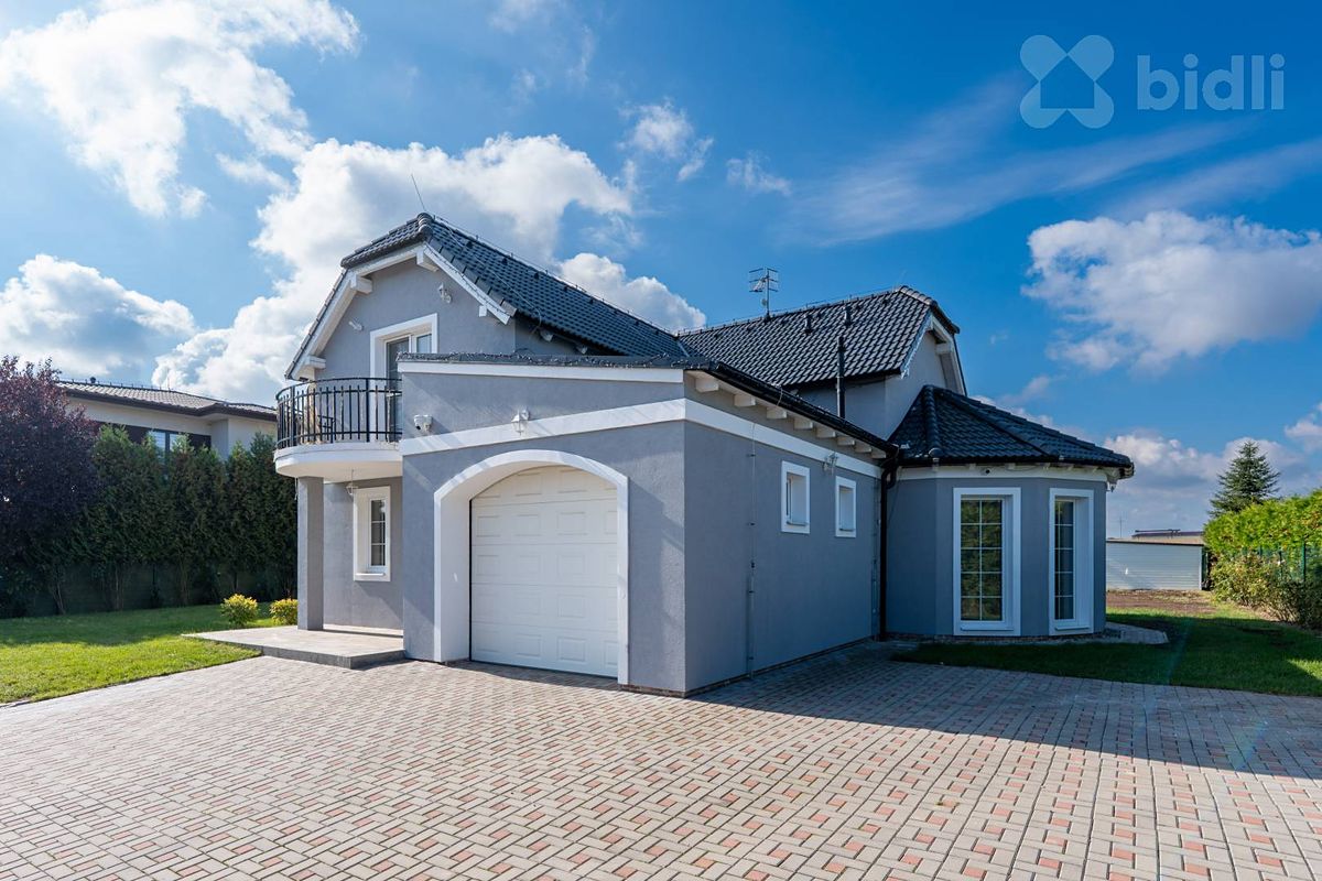 Pronájem rodinného domu 189 m², pozemek 1140 m²