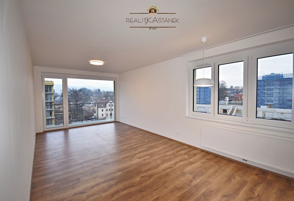 Pronájem bytu 1+kk 48 m² – fotografie 2