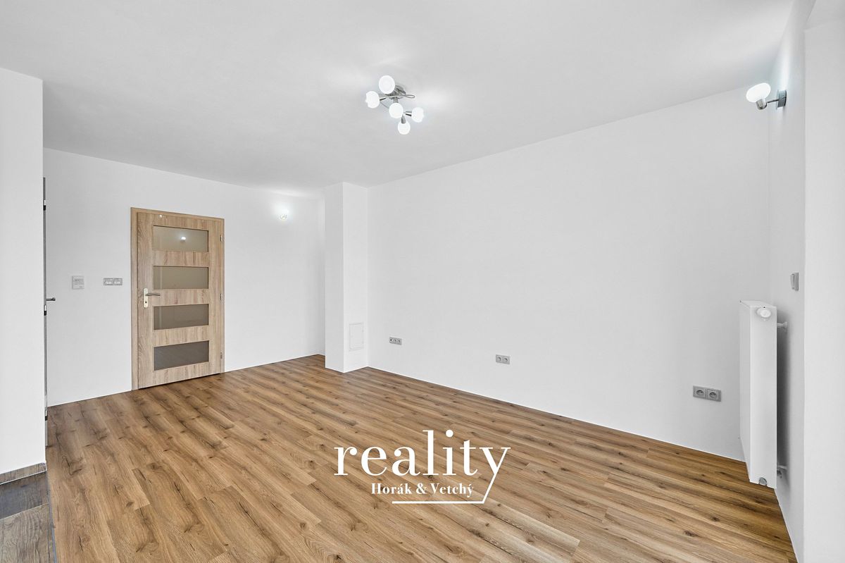 Pronájem bytu 2+kk 56 m² – fotografie 2