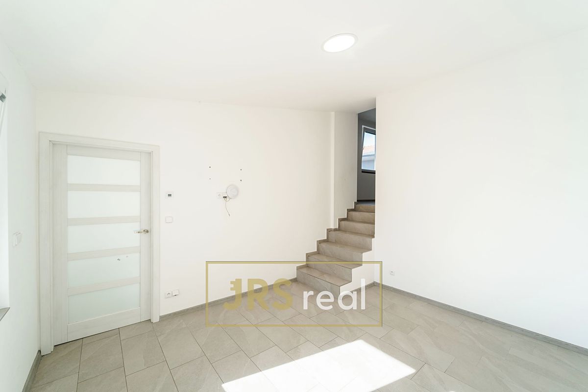 Pronájem bytu 3+1 56 m² – fotografie 4