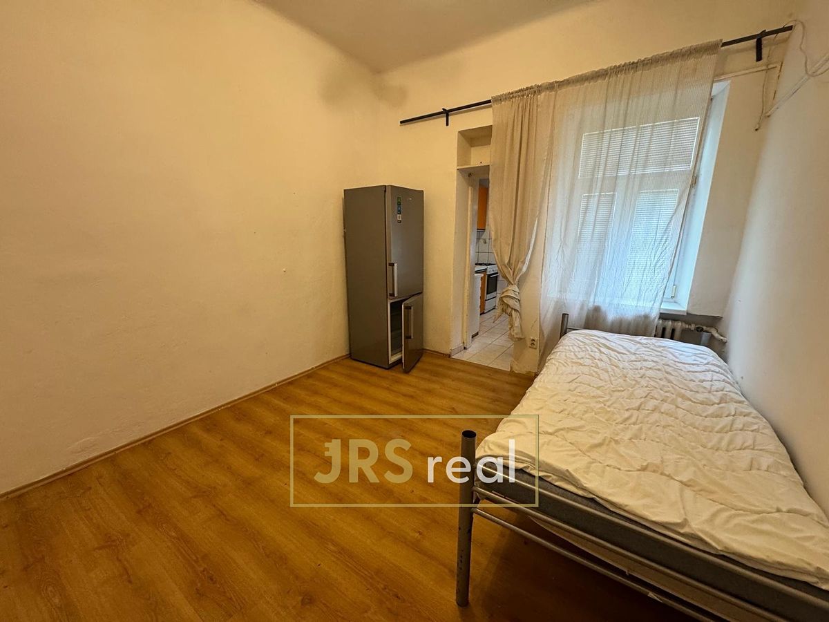 Pronájem bytu 2+kk 64 m² – fotografie 2