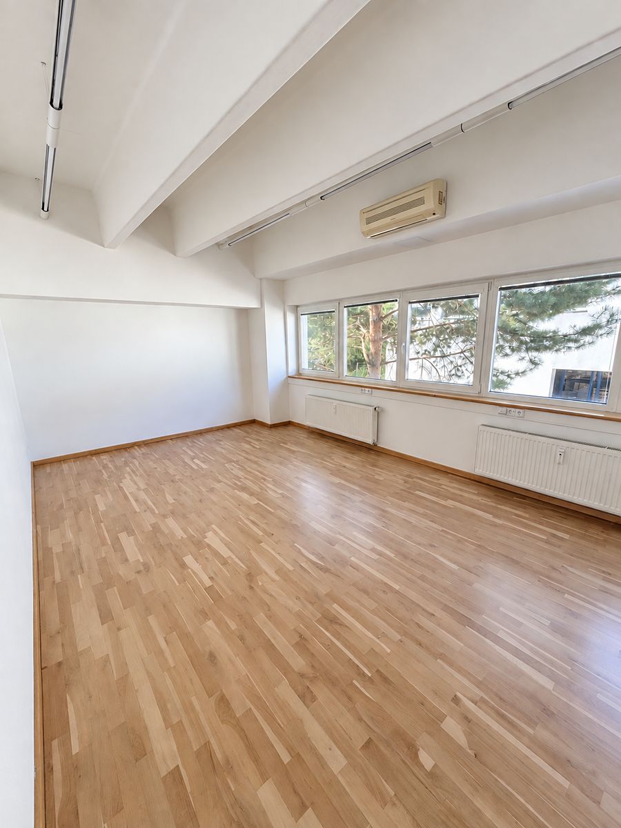 Pronájem kanceláře 22 m² – fotografie 2