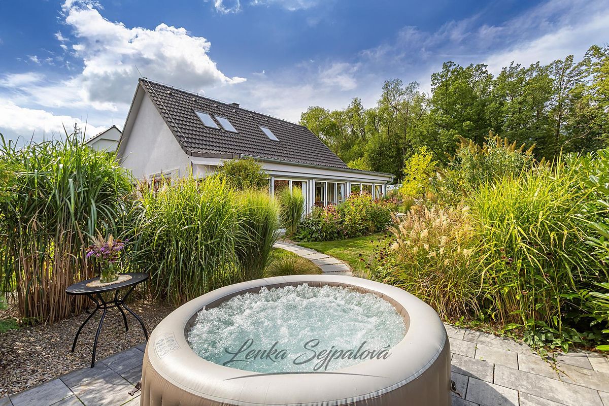 Prodej rodinného domu 160 m², pozemek 1179 m² – fotografie 3