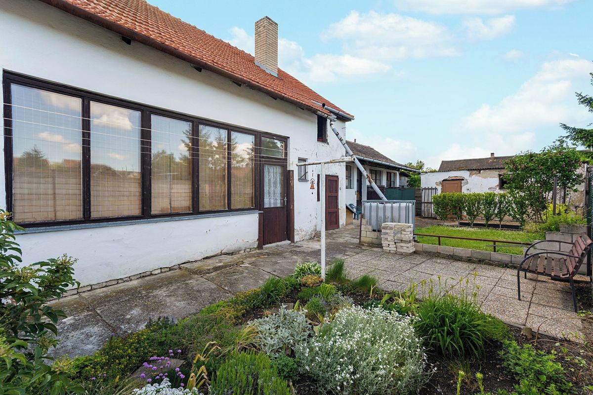 Prodej rodinného domu 188 m², pozemek 444 m² – fotografie 4