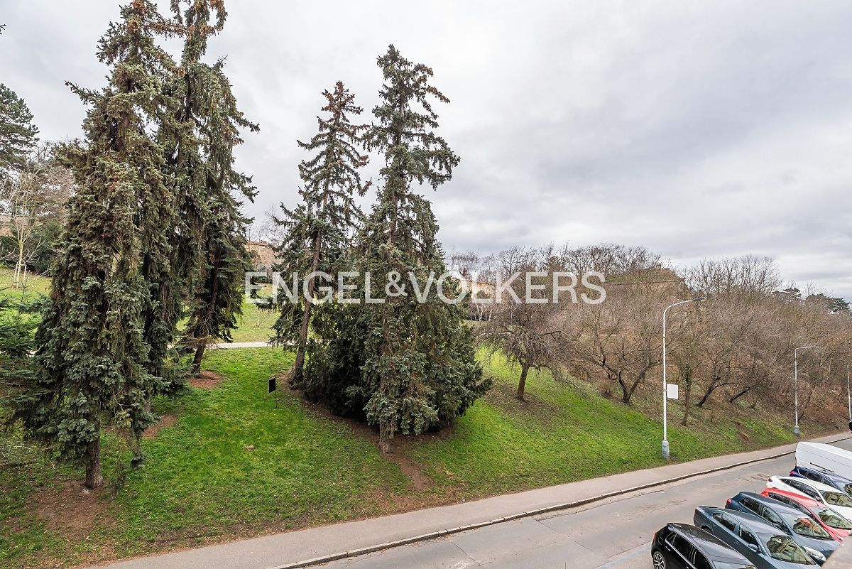Pronájem bytu 1+kk 28 m² – fotografie 3