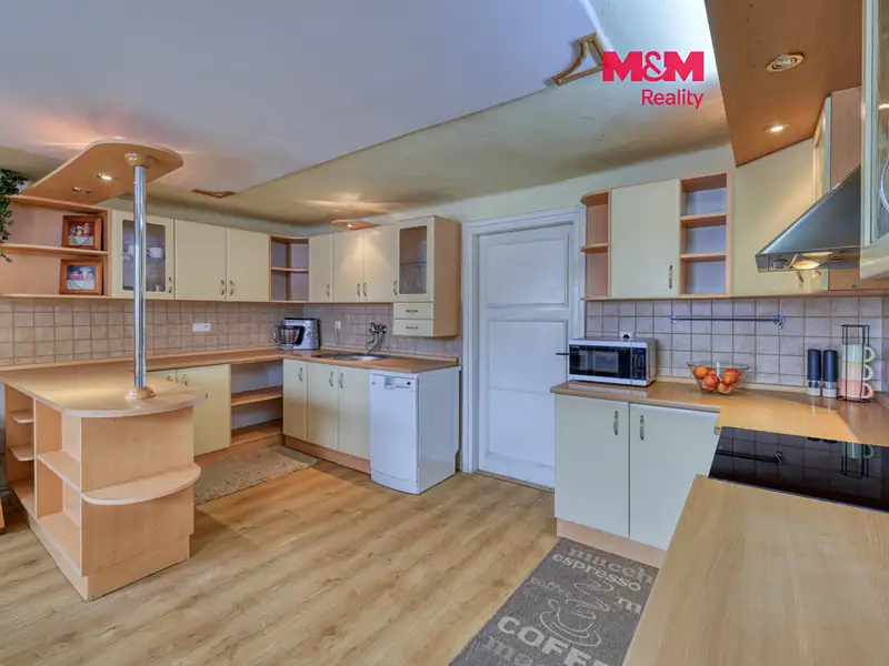 Prodej rodinného domu 192 m², pozemek 992 m², Třemešné – náhled fotky 1