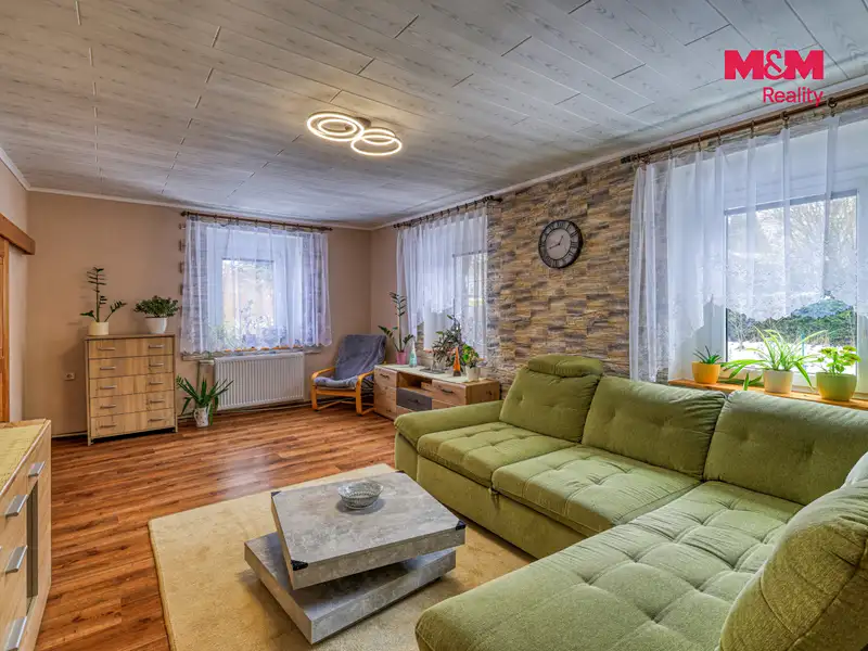Prodej rodinného domu 192 m², pozemek 992 m², Třemešné – náhled fotky 2