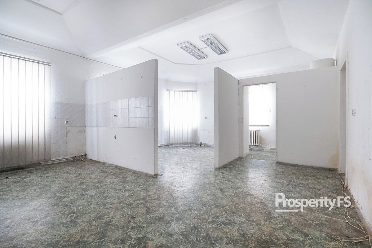 Prodej rodinného domu 200 m², pozemek 396 m² – fotografie 4