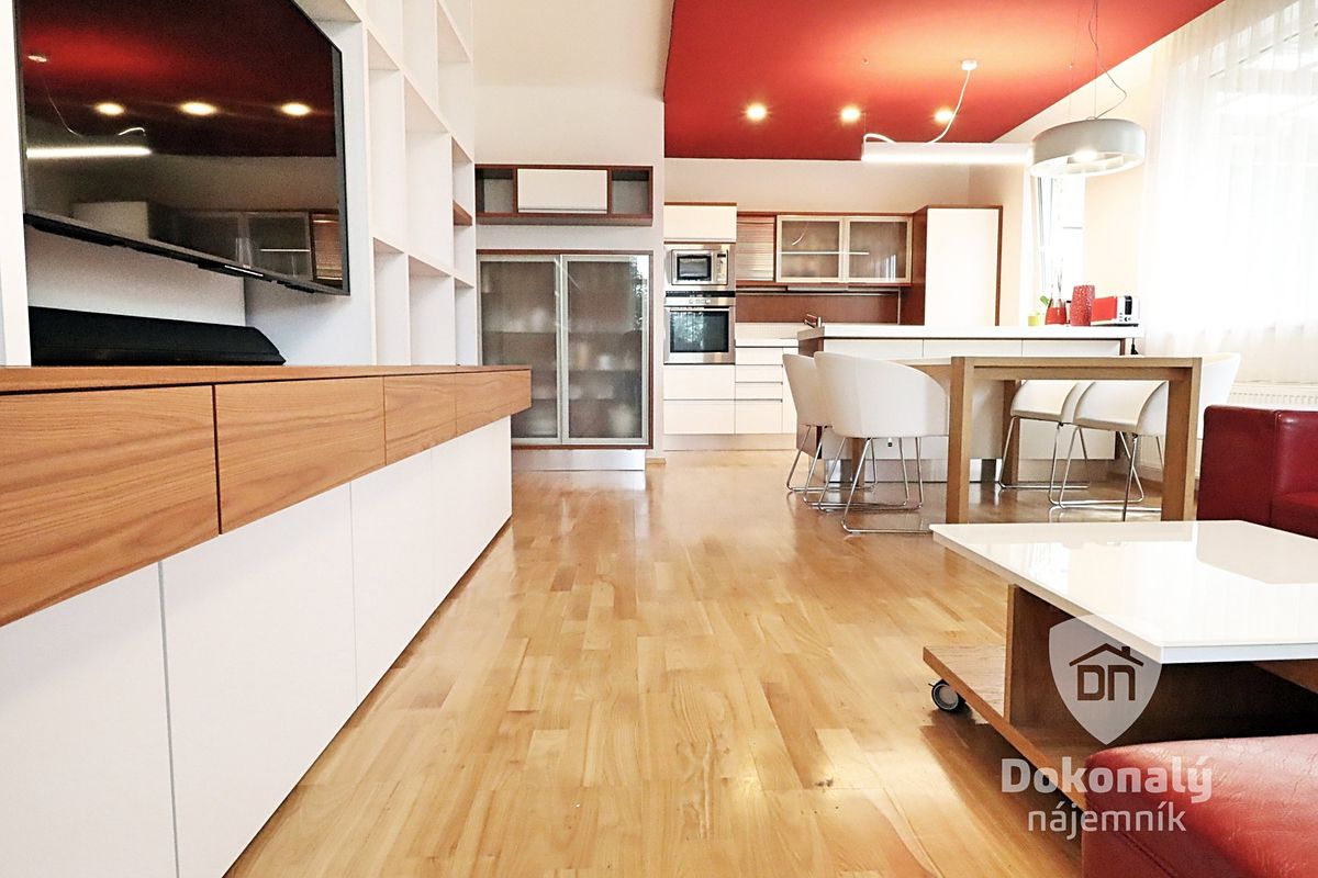 Pronájem bytu 4+kk 97 m²