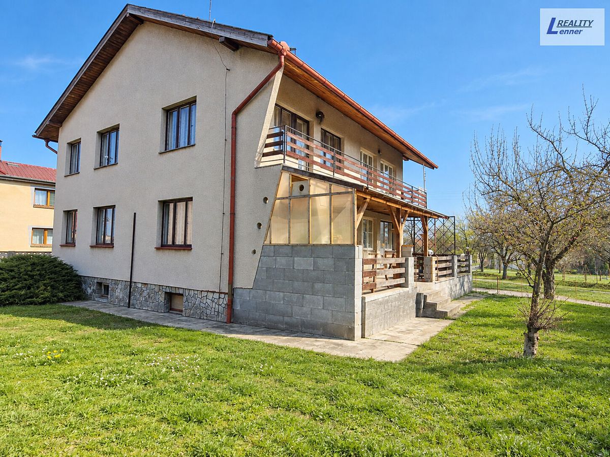 Prodej rodinného domu 300 m², pozemek 2907 m² – fotografie 2