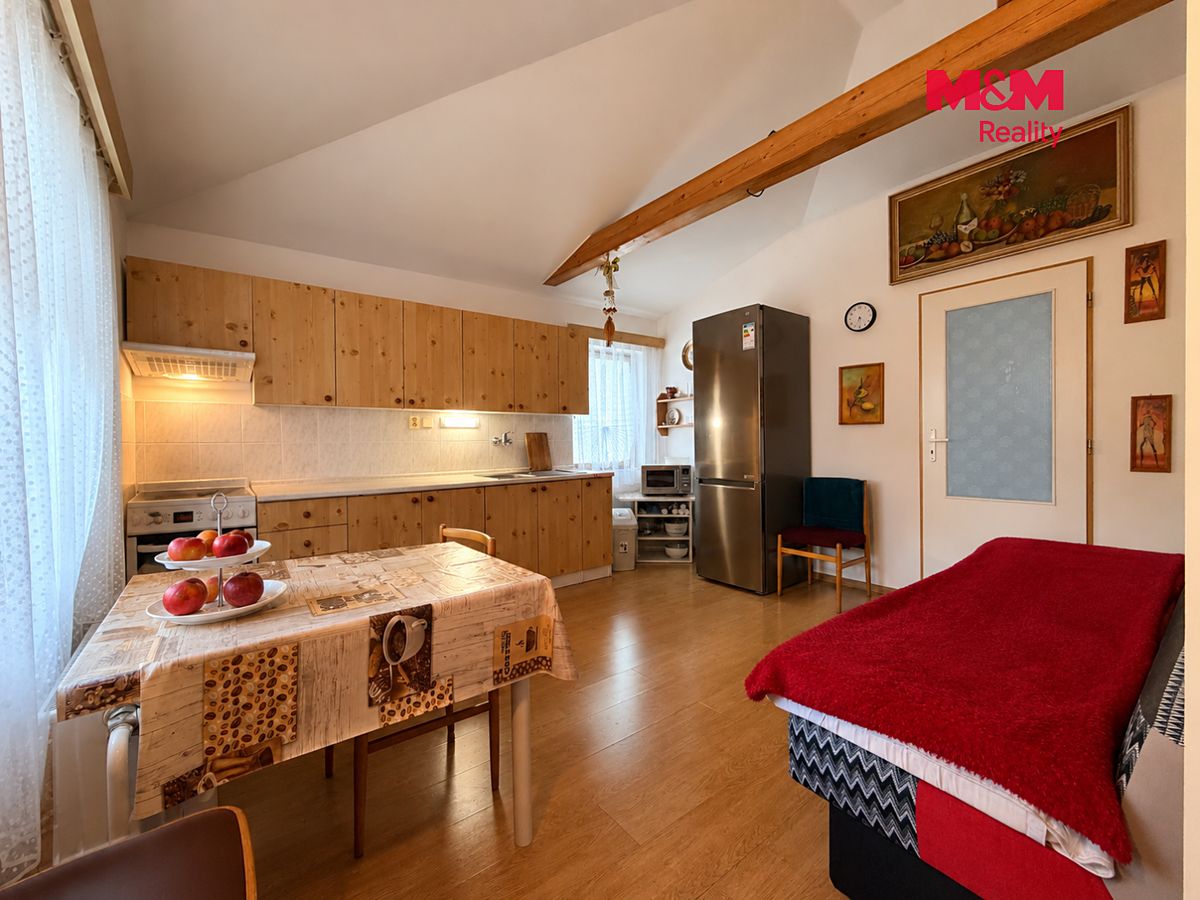 Prodej rodinného domu 82 m², pozemek 409 m² – fotografie 4