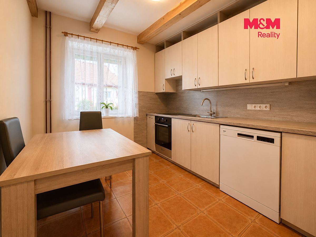 Prodej rodinného domu 110 m², pozemek 241 m² – fotografie 2