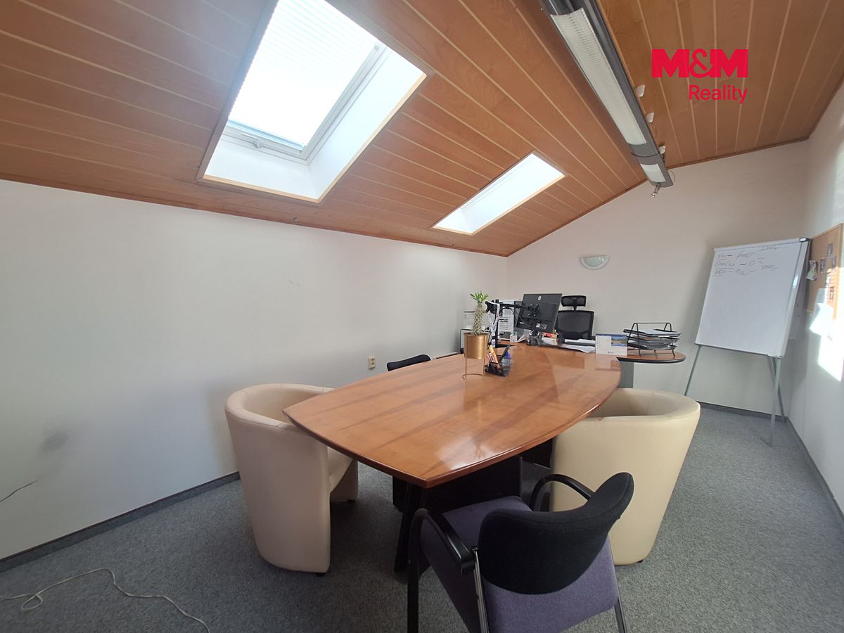 Pronájem kanceláře 97 m² – fotografie 2