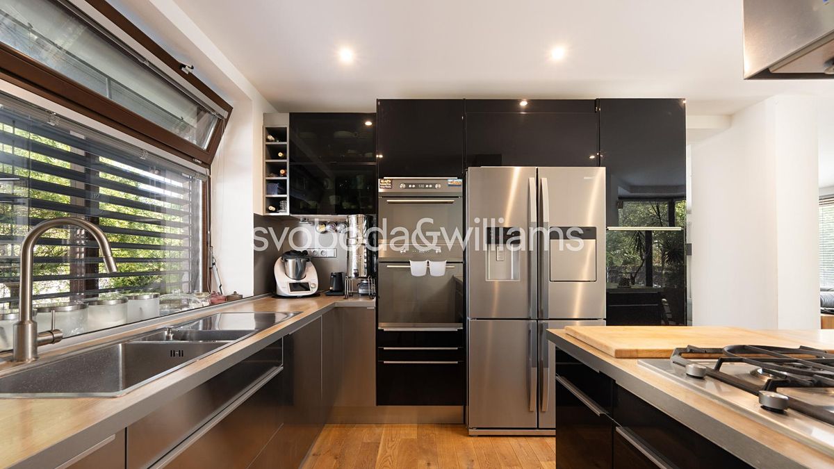 Pronájem rodinného domu 153 m², pozemek 633 m² – fotografie 5