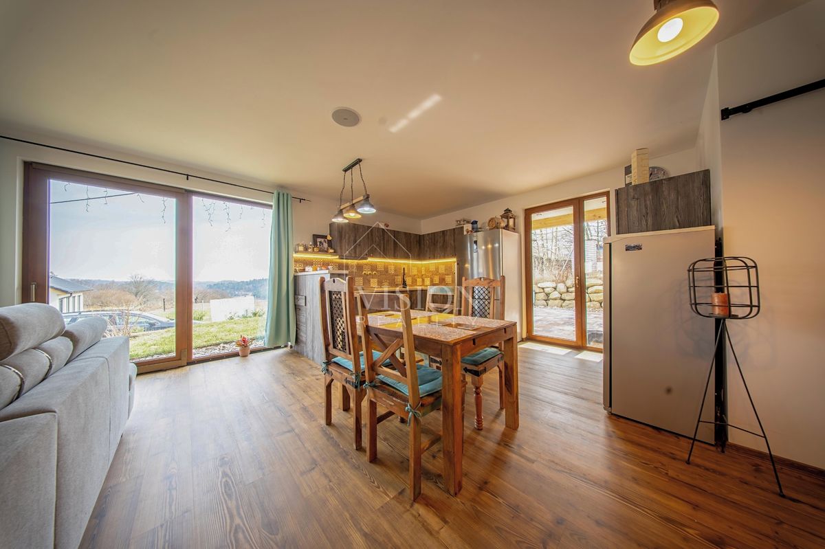 Prodej rodinného domu 142 m², pozemek 1057 m² – fotografie 3