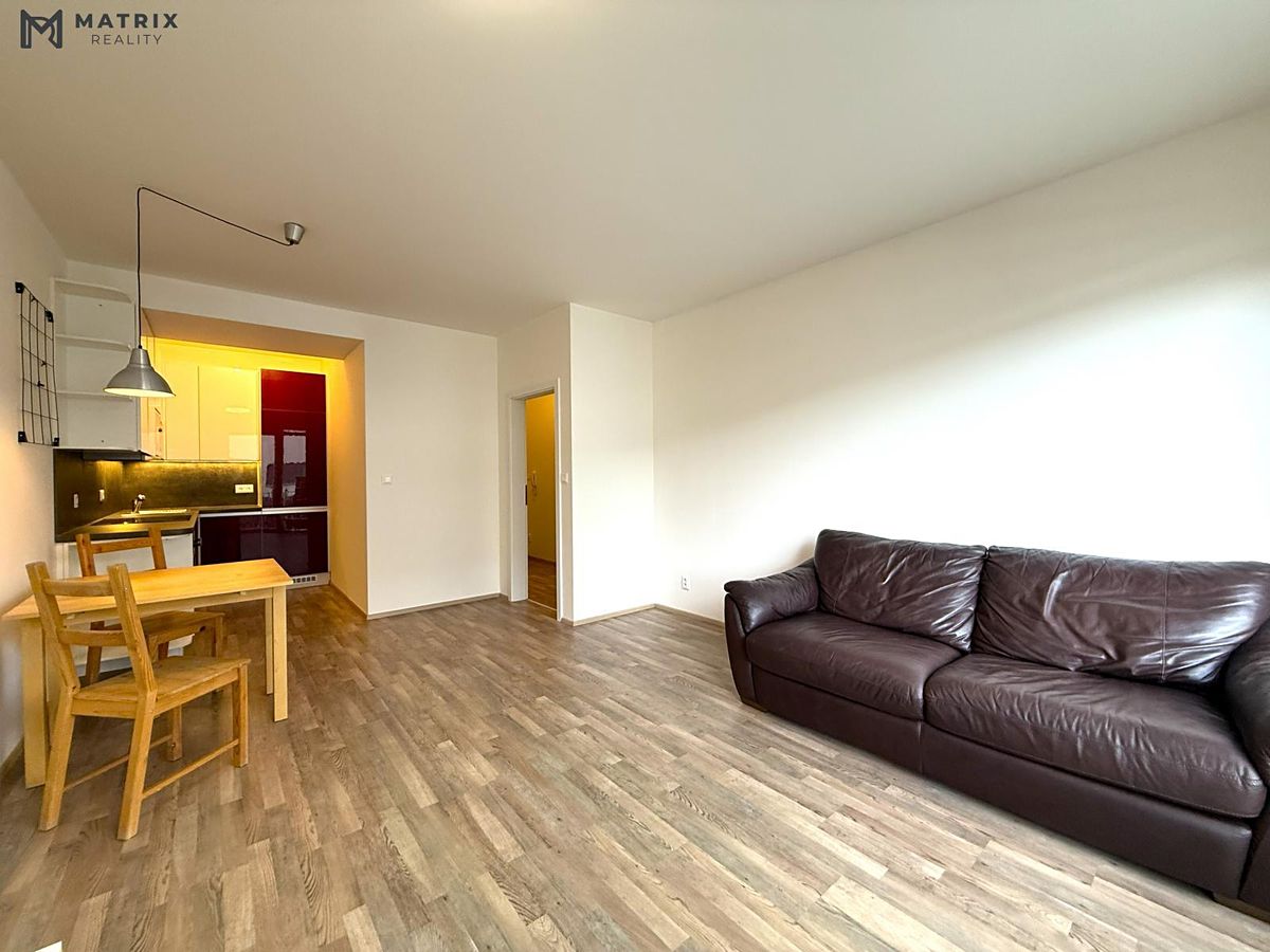 Pronájem bytu 2+kk 59 m² – fotografie 3
