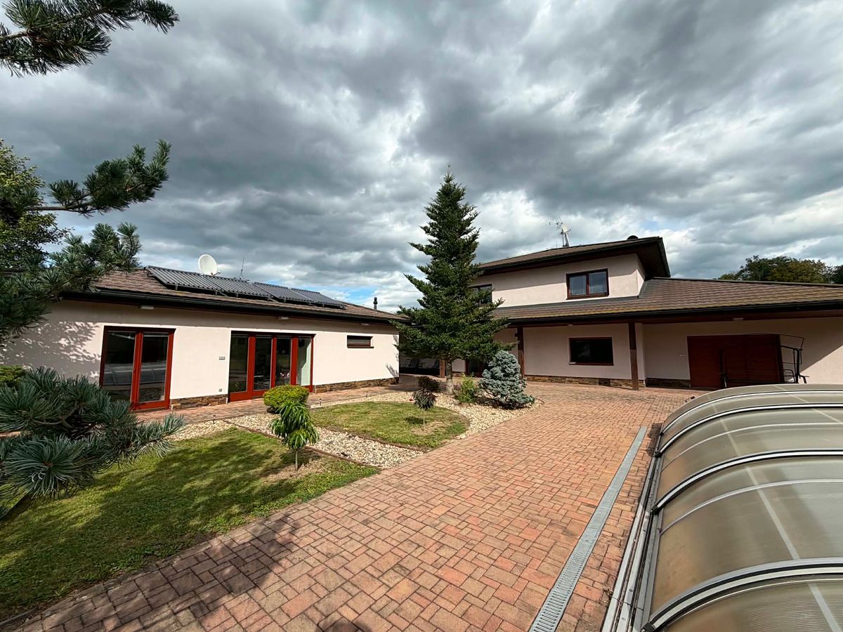 Prodej rodinného domu 240 m², pozemek 5513 m² – fotografie 2