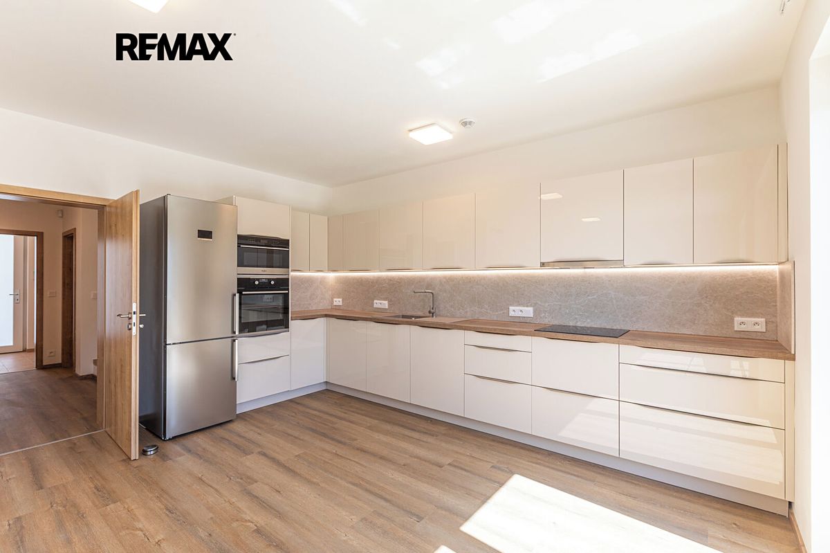 Pronájem rodinného domu 107 m², pozemek 124 m² – fotografie 3