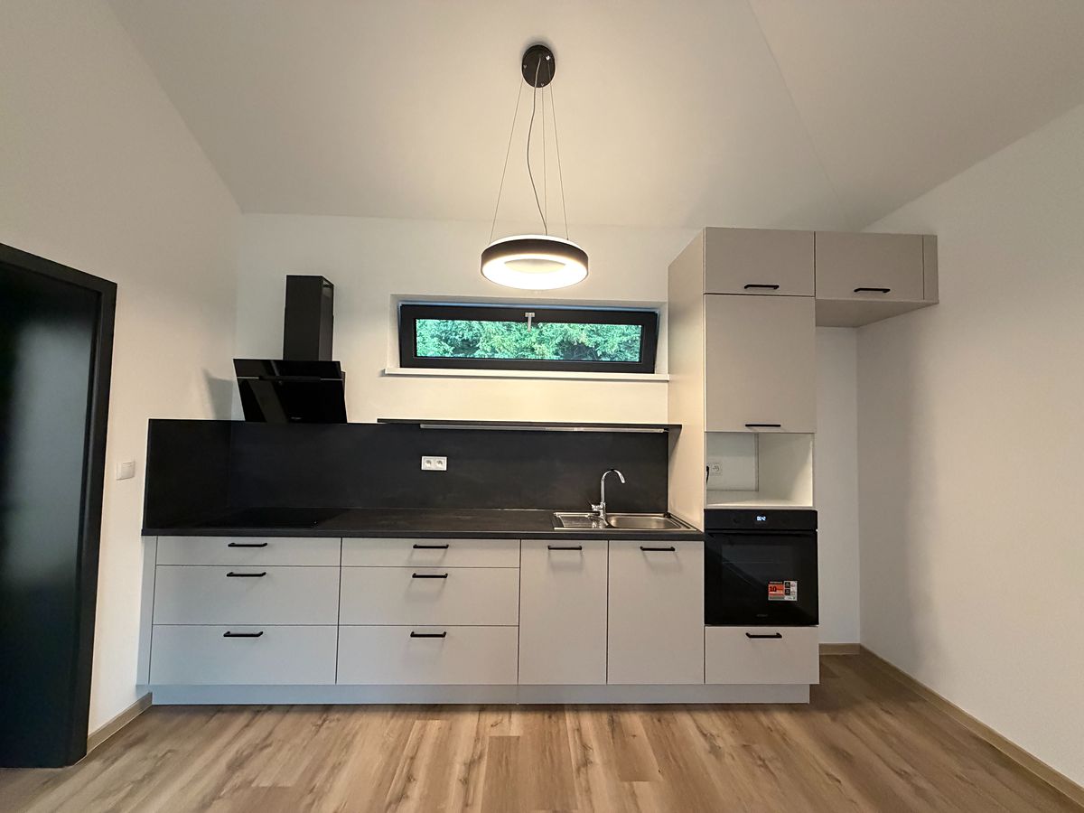 Pronájem bytu 2+kk 56 m² – fotografie 2