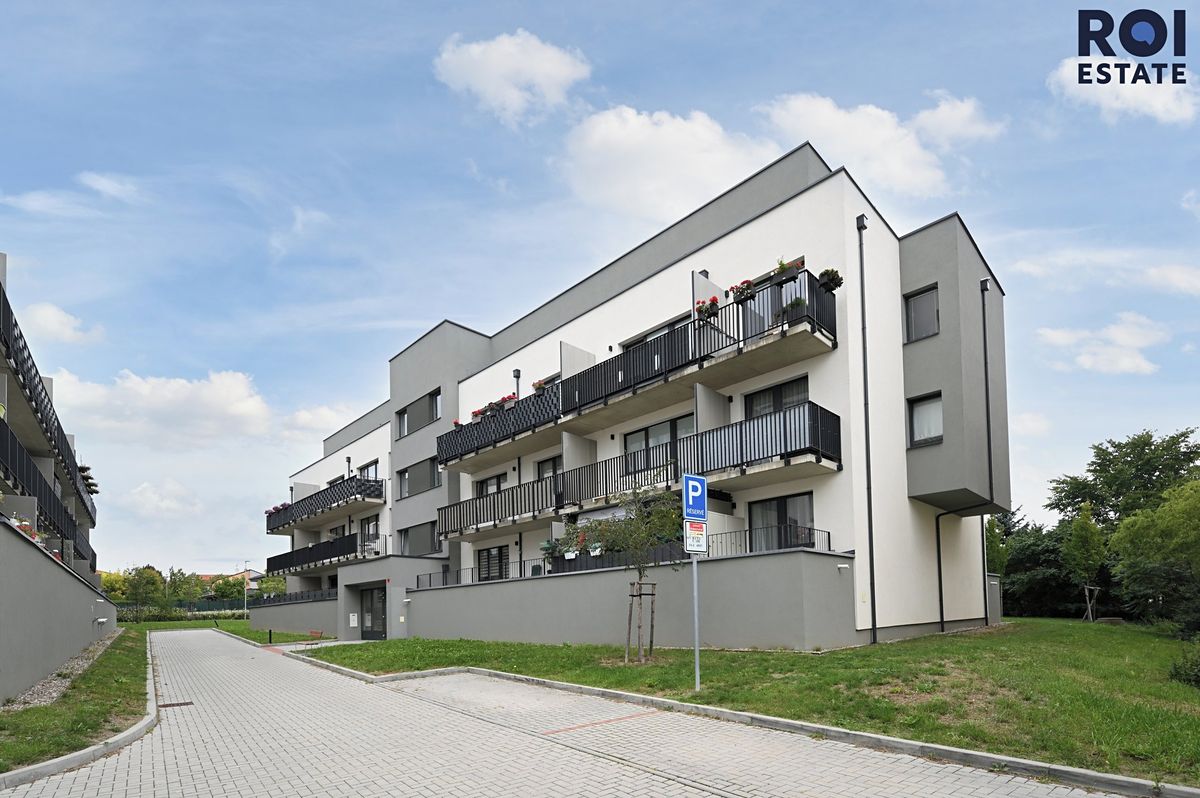 Pronájem bytu 1+kk 24 m² – fotografie 3
