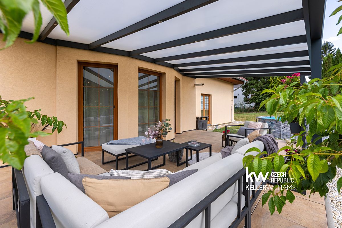 Prodej rodinného domu 203 m², pozemek 1141 m² – fotografie 5
