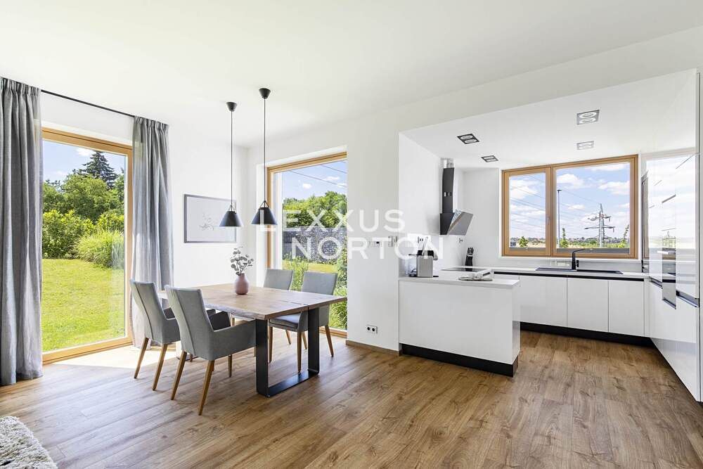 Prodej rodinného domu 267 m², pozemek 959 m² – fotografie 3