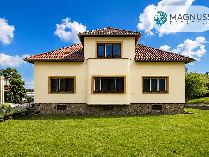 Prodej rodinného domu 297 m², pozemek 2112 m², Hranice – náhled fotky 1