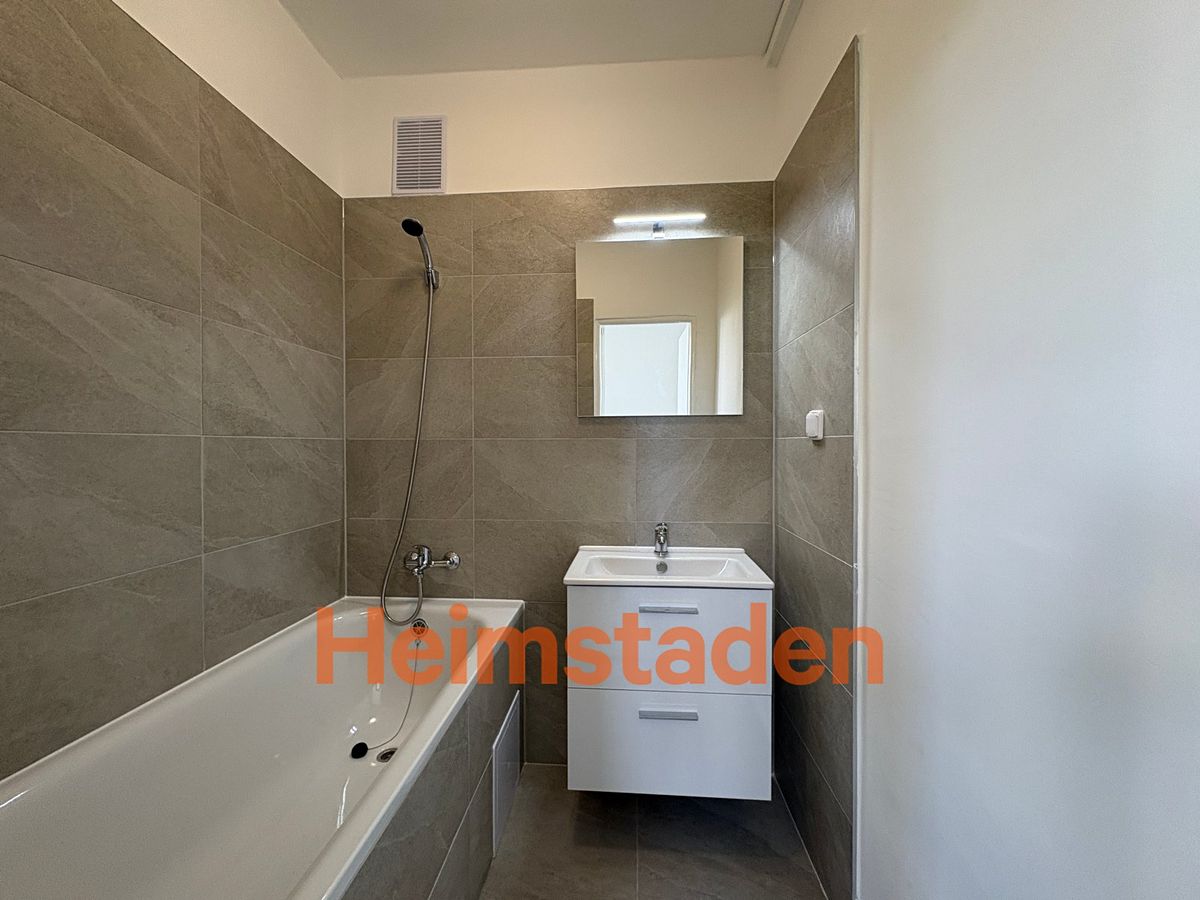 Pronájem bytu 2+1 57 m² – fotografie 3
