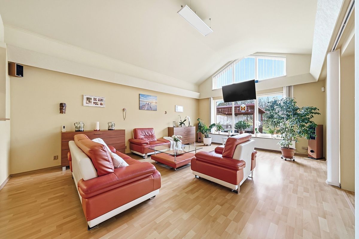 Prodej rodinného domu 132 m², pozemek 1286 m² – fotografie 3