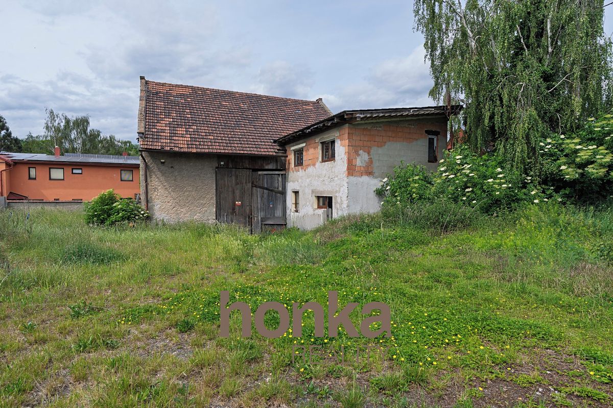 Prodej rodinného domu 344 m², pozemek 765 m² – fotografie 2