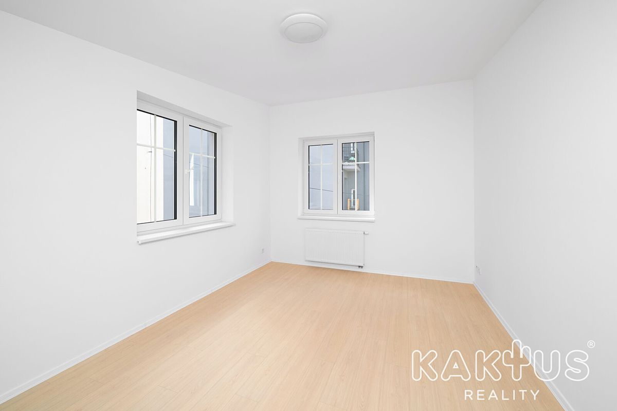 Pronájem bytu 2+kk 72 m² – fotografie 2
