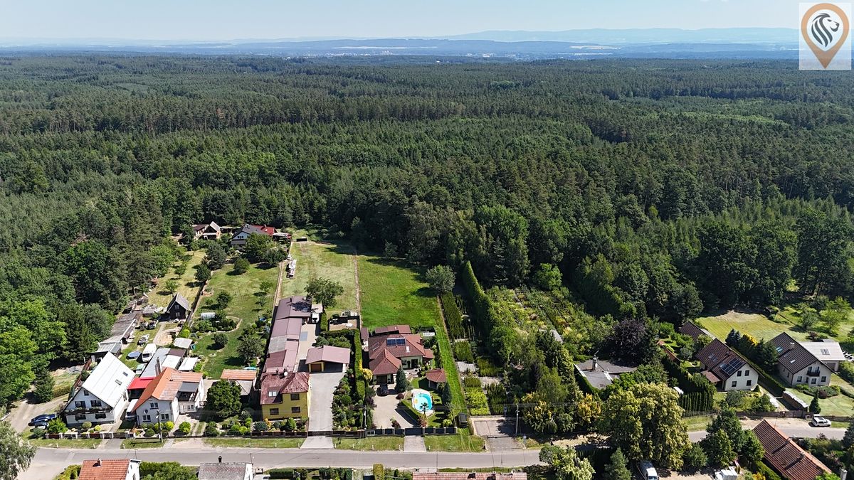 Prodej stavebního pozemku 2032 m² – fotografie 2