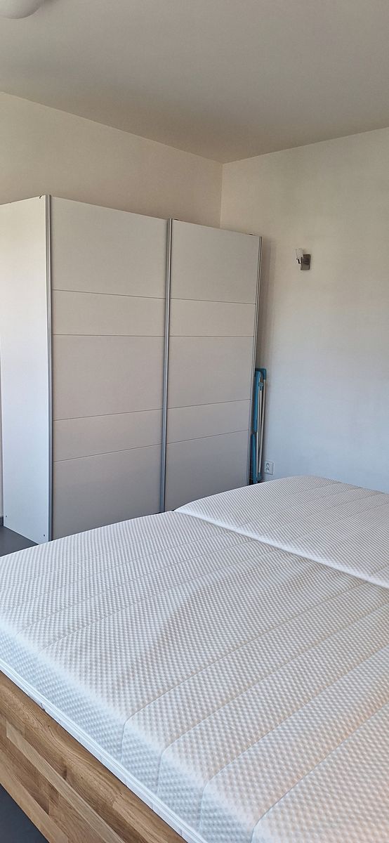 Pronájem bytu 1+kk 46 m² – fotografie 3