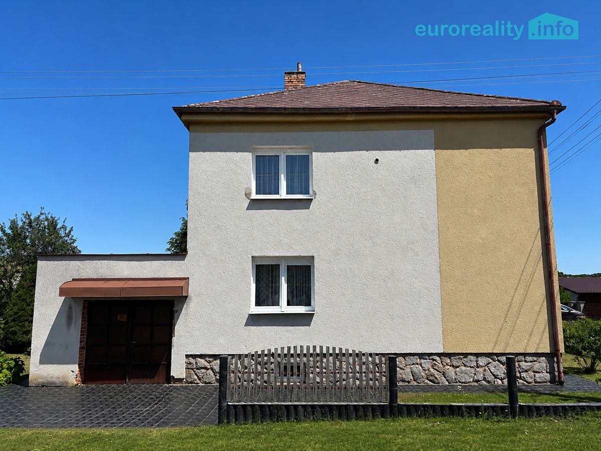 Prodej rodinného domu 220 m², pozemek 945 m² – fotografie 4